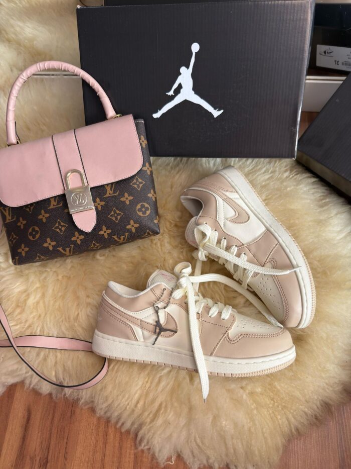 AIR JORDAN 1 LOW - BEGE CLARO