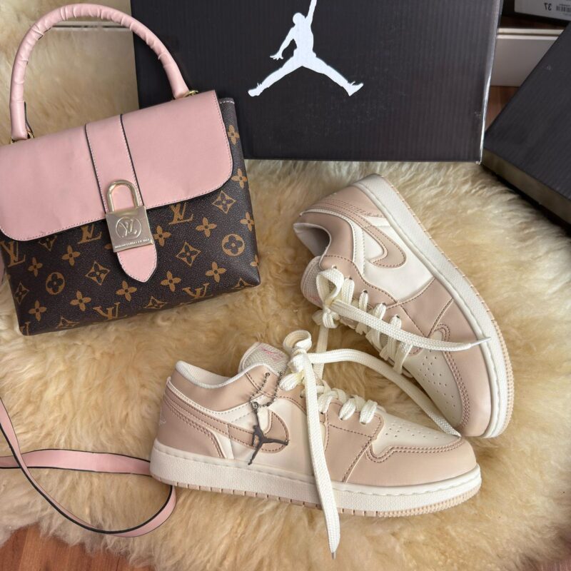 AIR JORDAN 1 LOW - BEGE CLARO