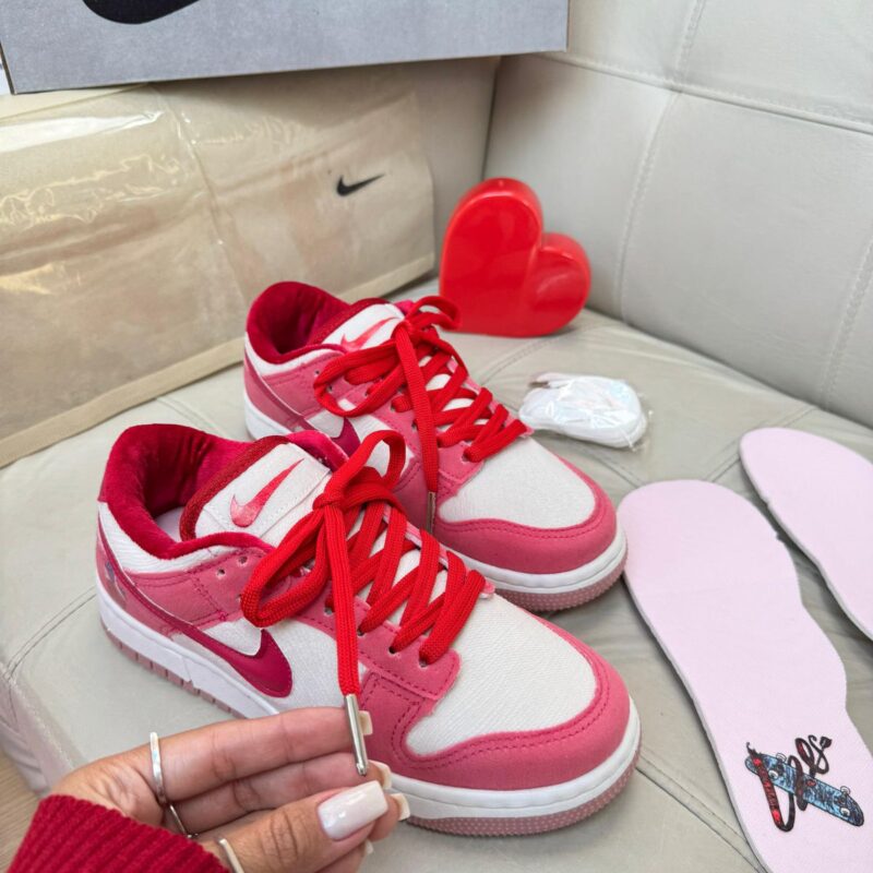 NIKE SB DUNK LOW STRANGELOVE