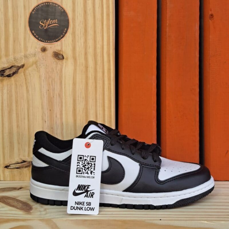 DUNK LOW PANDA
