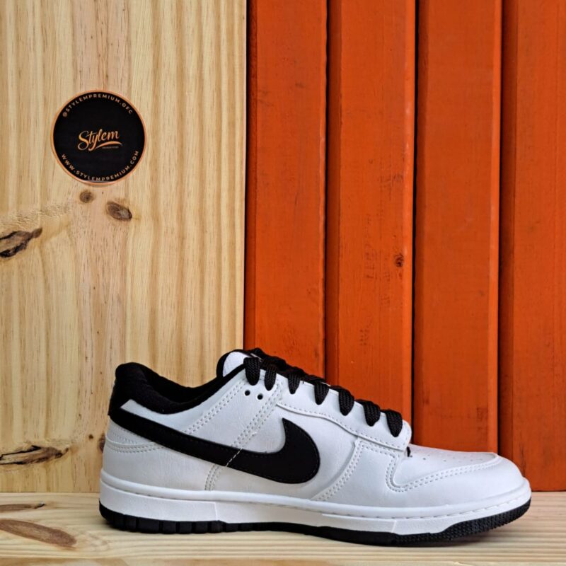 DUNK LOW BRANCO/PRETO